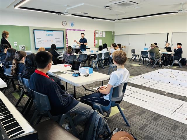 Instructor‑Led Robotics Instruction